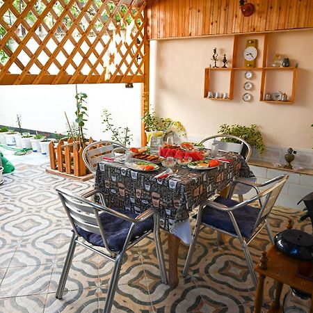 Guest House Flowers Berat Ngoại thất bức ảnh