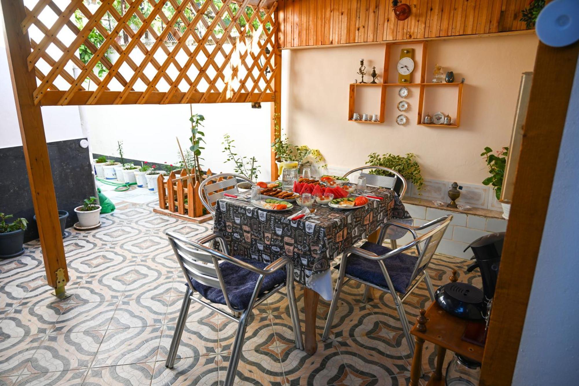 Guest House Flowers Berat Ngoại thất bức ảnh